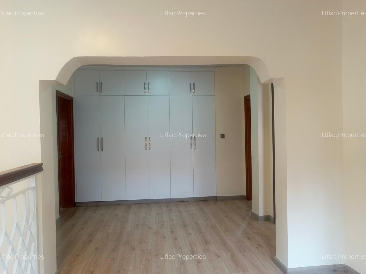 Commercial Property with Fibre Internet in Ridgeways - 11