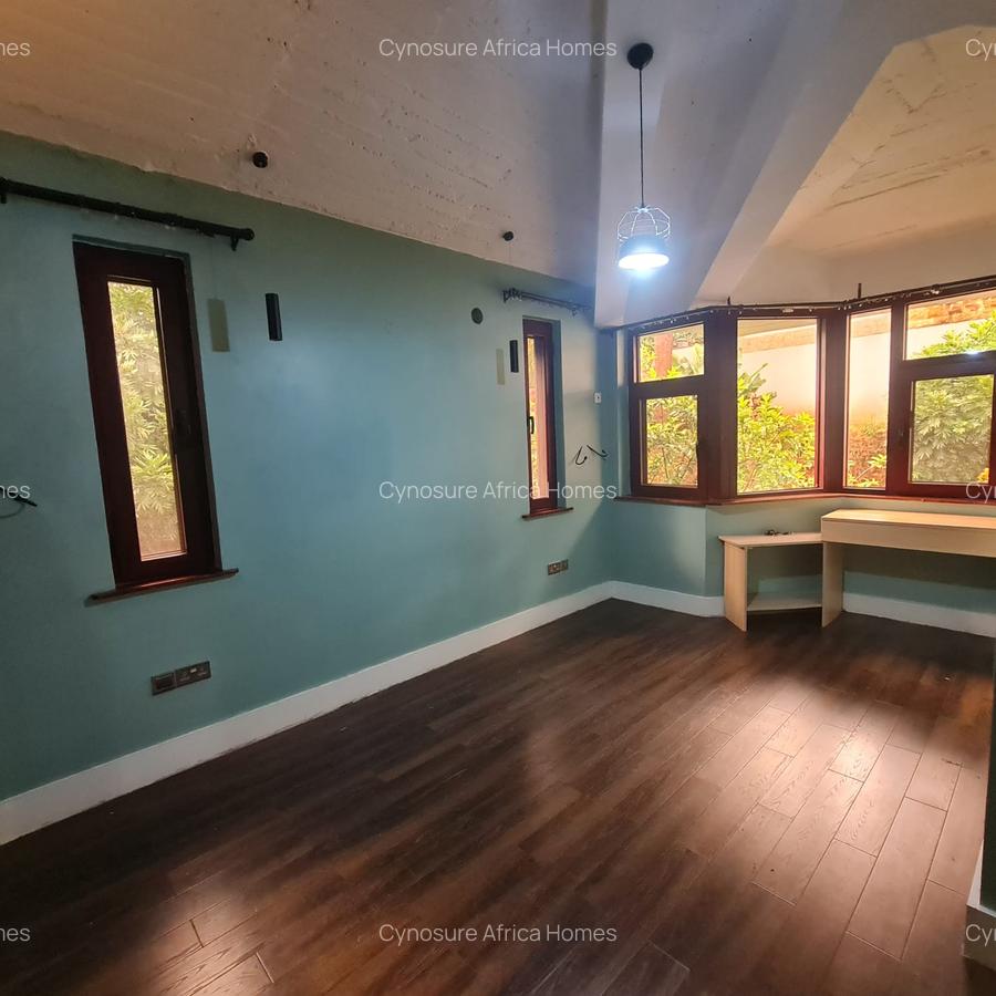 5 Bed Townhouse with En Suite at Karen - 11