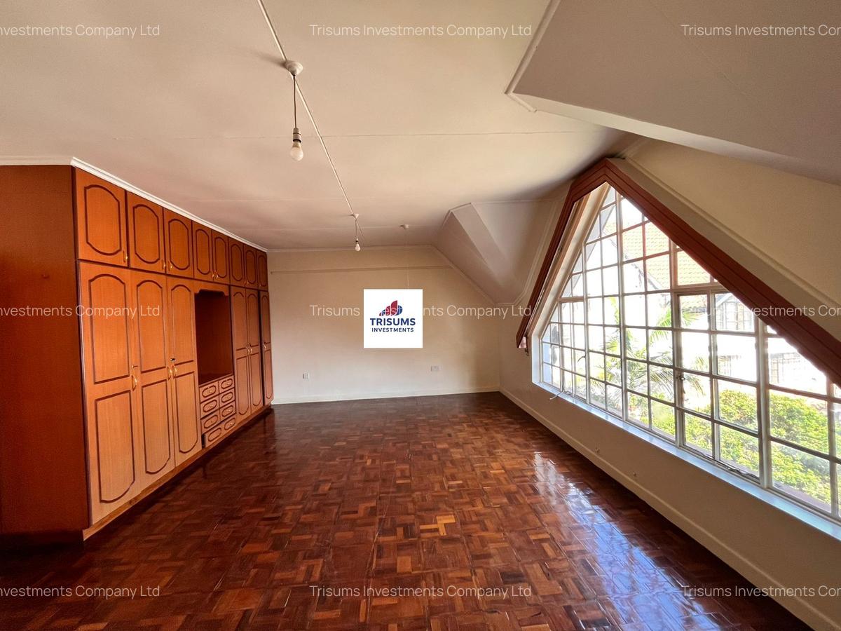 4 Bed Townhouse with En Suite in Westlands Area - 15