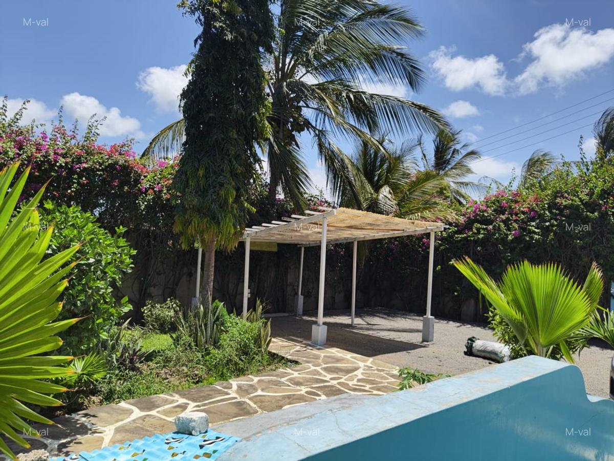 3 Bed Villa with En Suite at Casuarina - 2