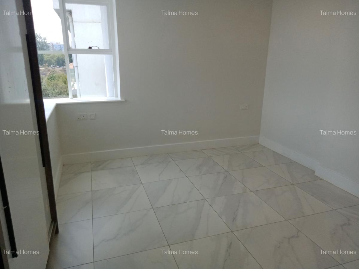 1 Bed Apartment with En Suite in Westlands Area - 3