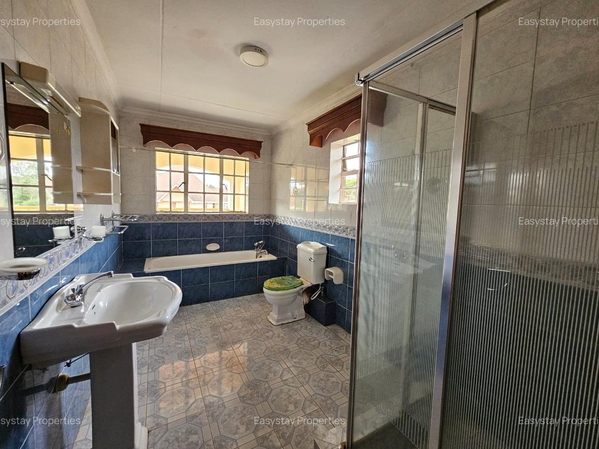 5 Bed House with En Suite in Runda - 9