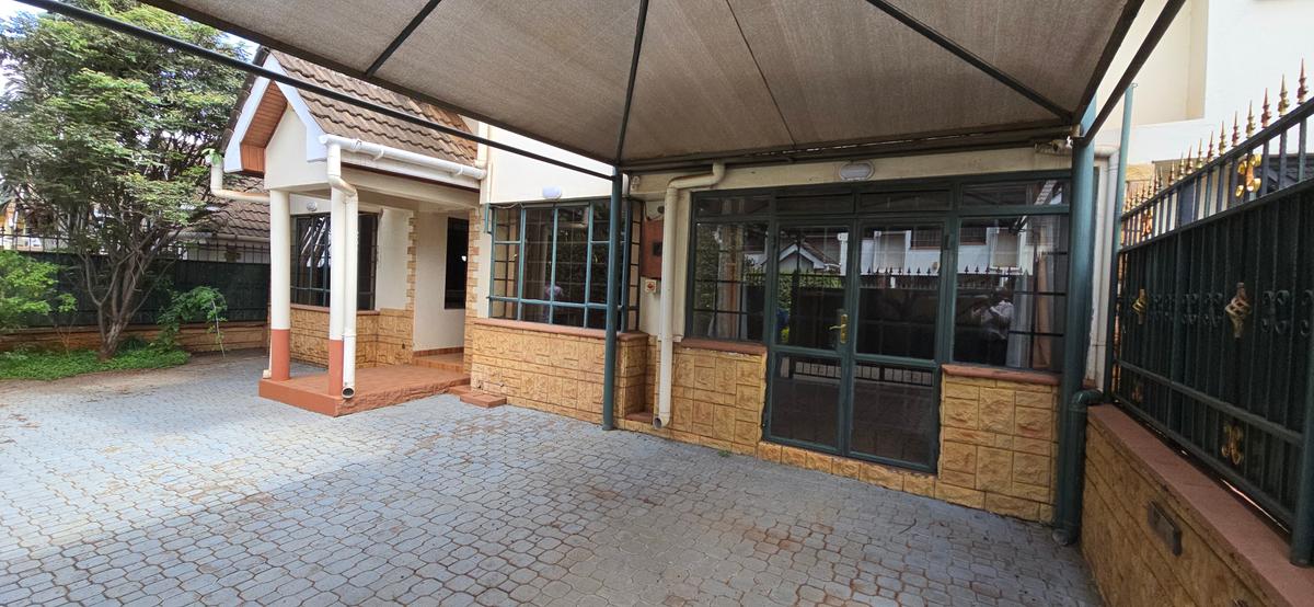 5 Bed Townhouse with En Suite at Kabasiran Avenue - 2