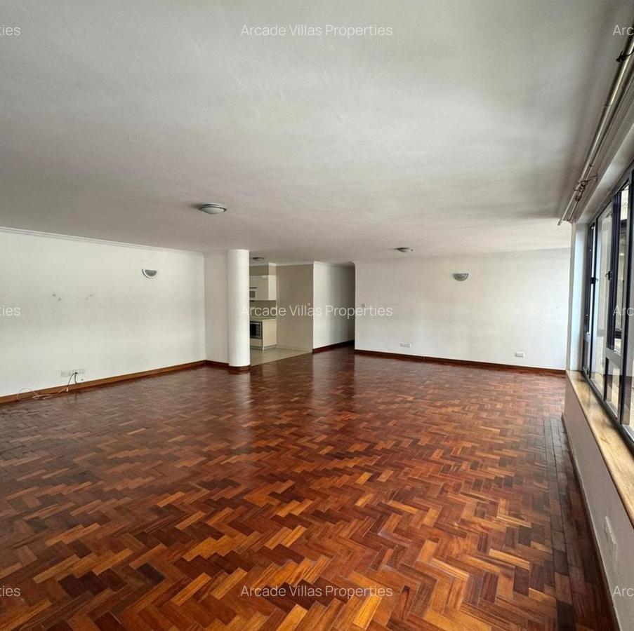 3 Bed Apartment with En Suite in Riverside - 2