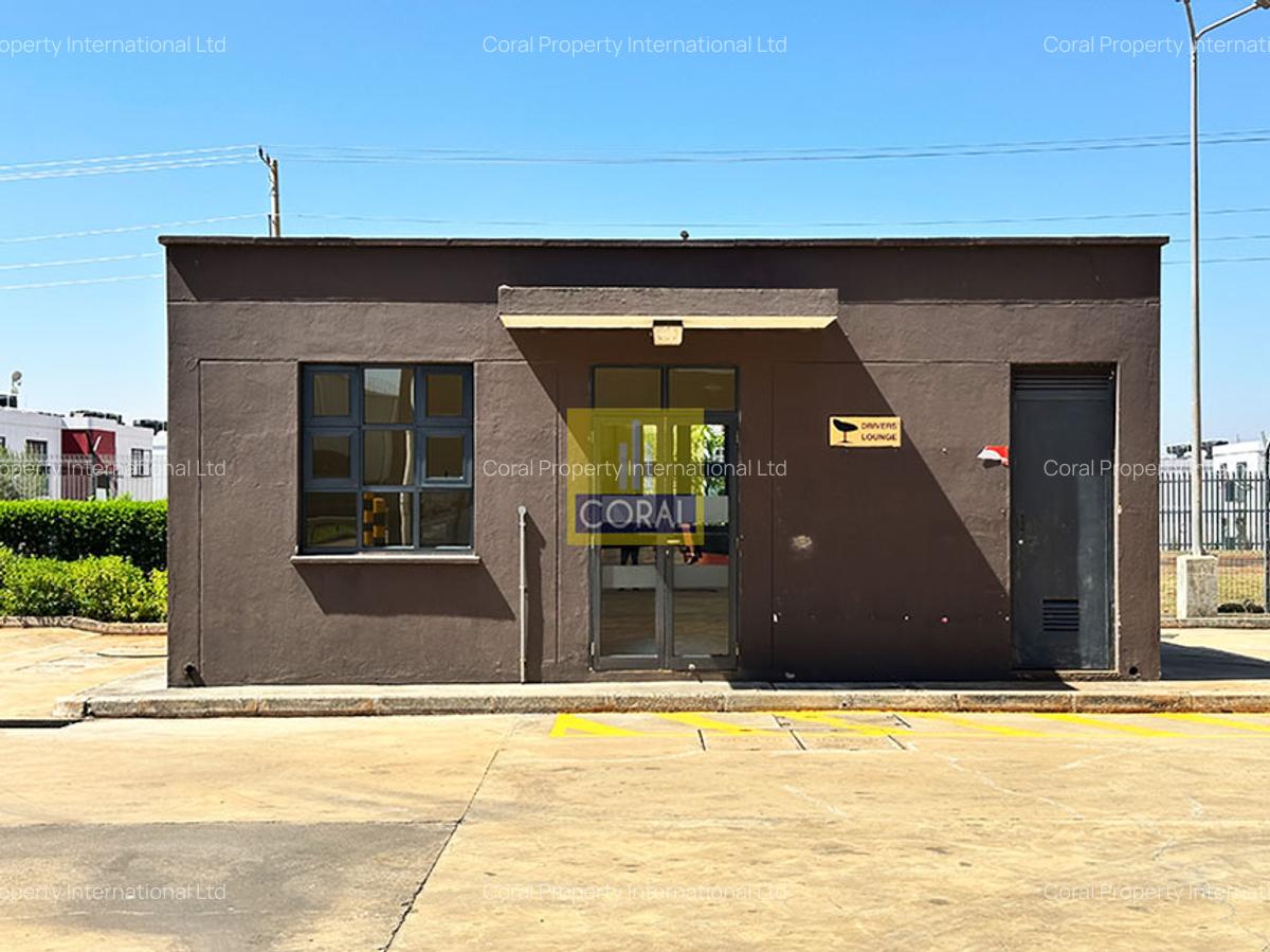 Warehouse in Tatu City - 14