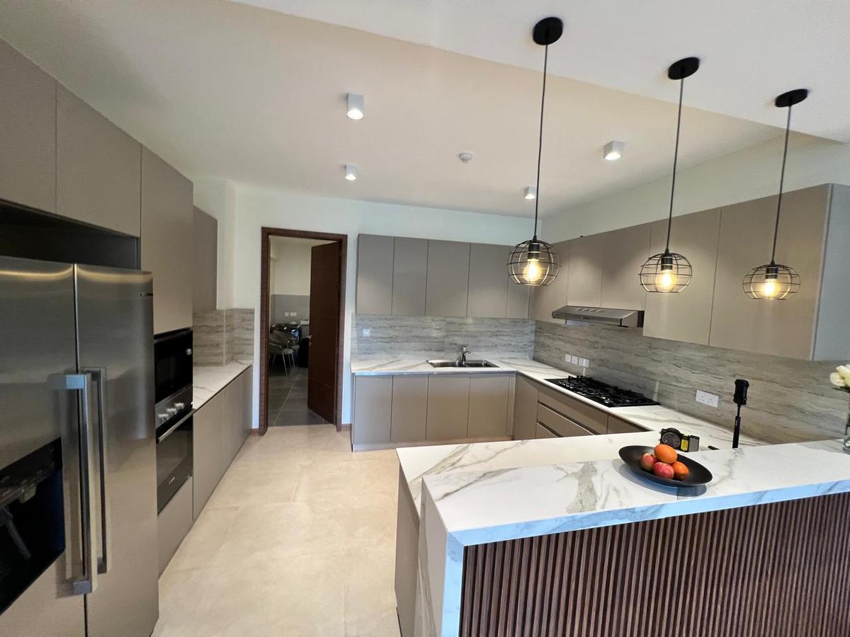 3 Bed Apartment with Swimming Pool in Riverside - 7