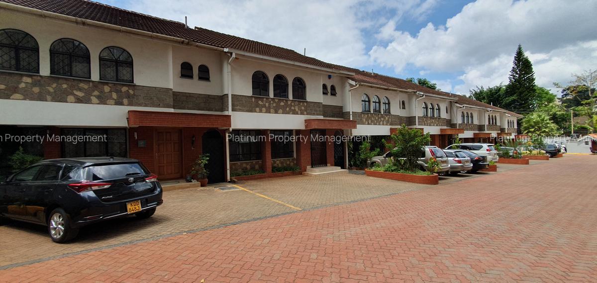 4 Bed House with En Suite at Brookside Gardens - 20