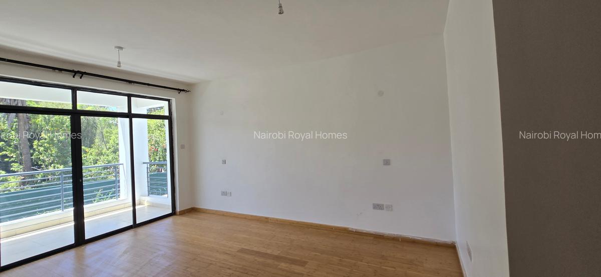 5 Bed Townhouse with En Suite at Off Convent Drive - 8