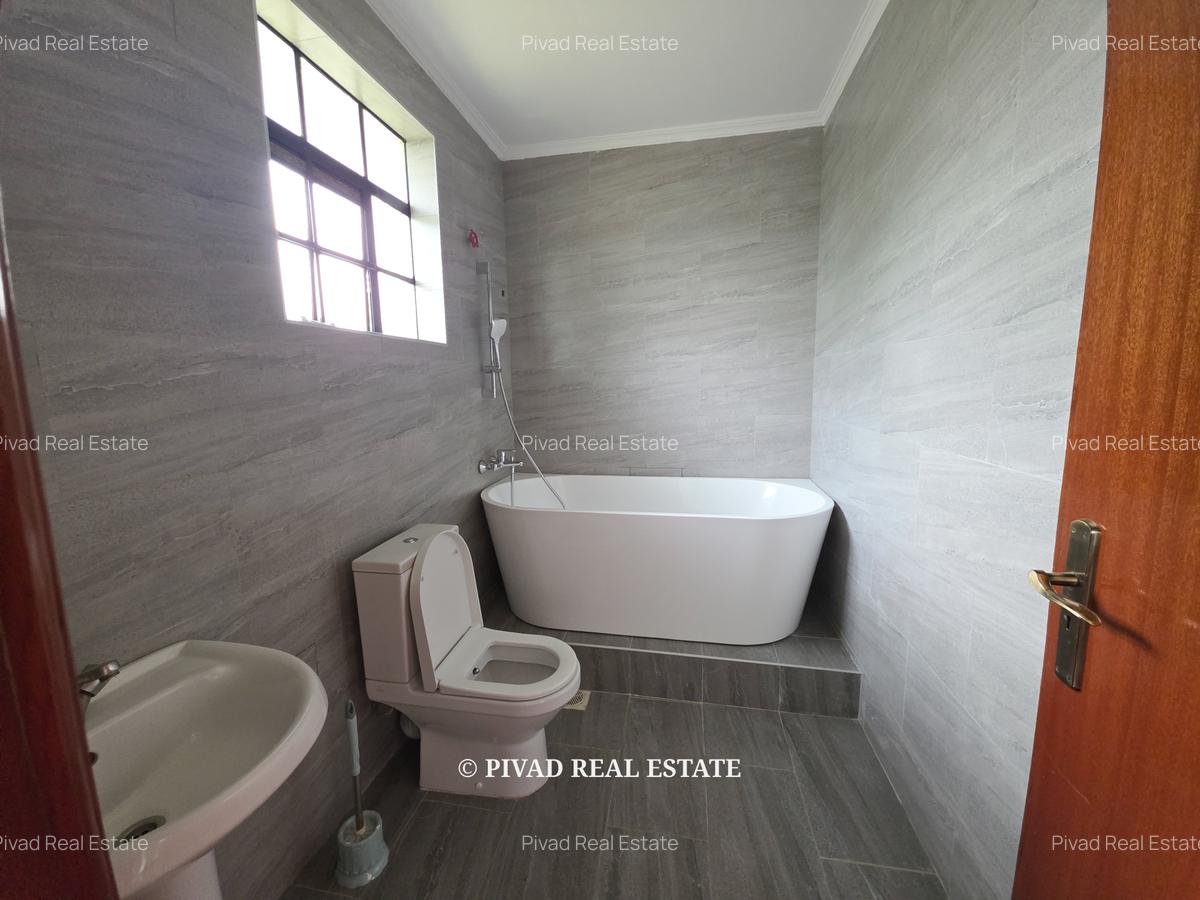 4 Bed House with Swimming Pool in Garden Estate - 8