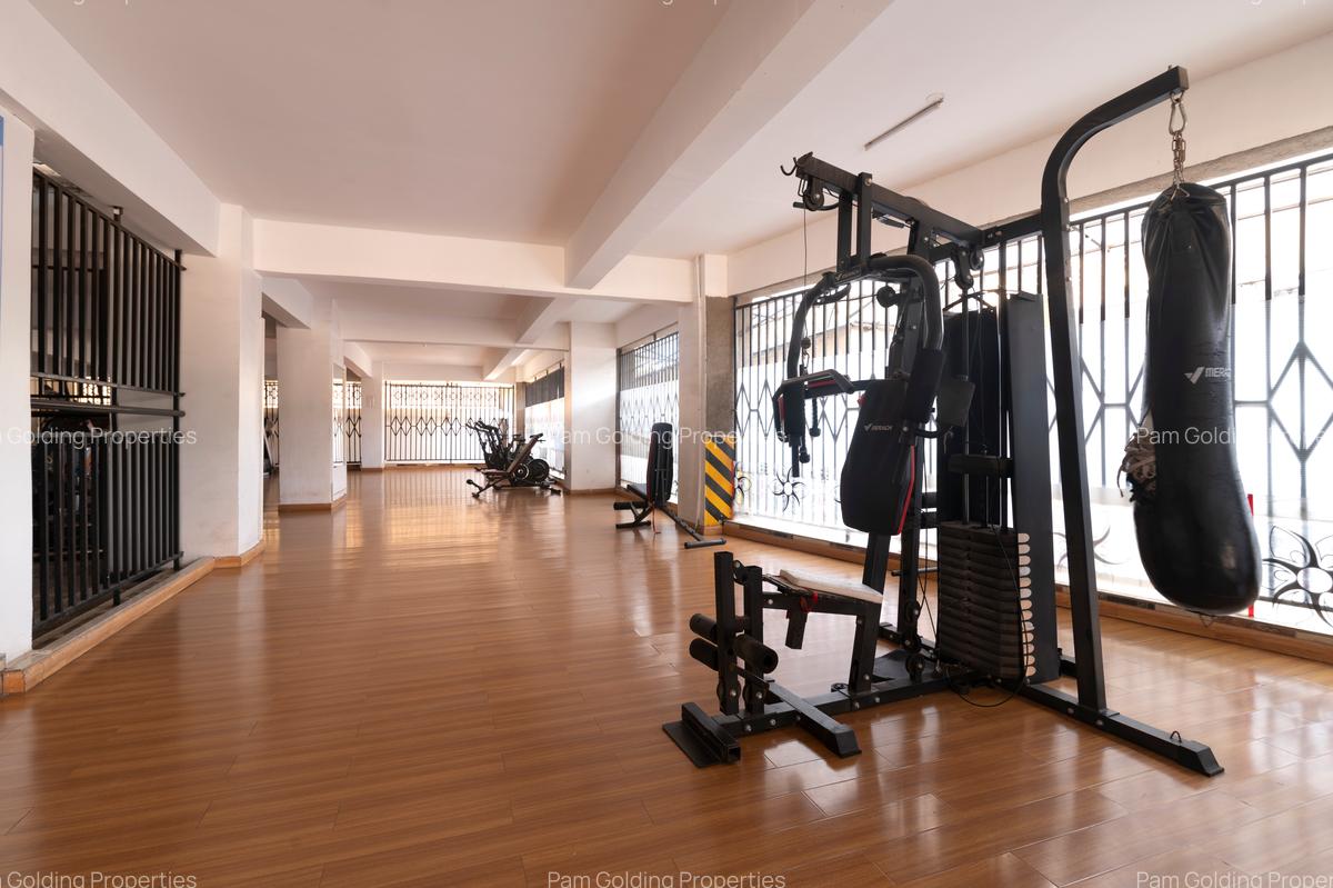 2 Bed Apartment with En Suite at Denis Prit - 17