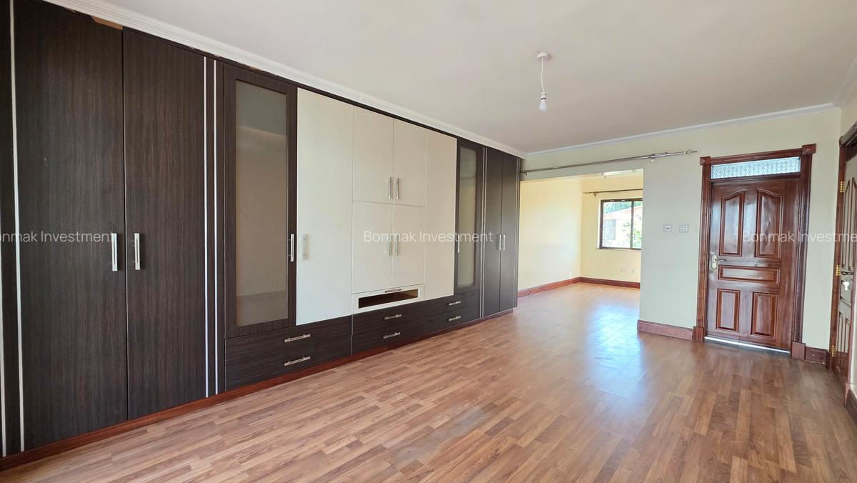 4 Bed Townhouse with En Suite at Greavelia Grove - 9