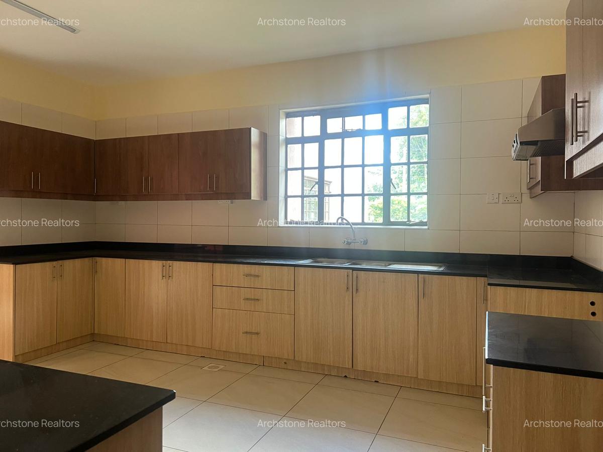 3 Bed Apartment with En Suite in Runda - 6