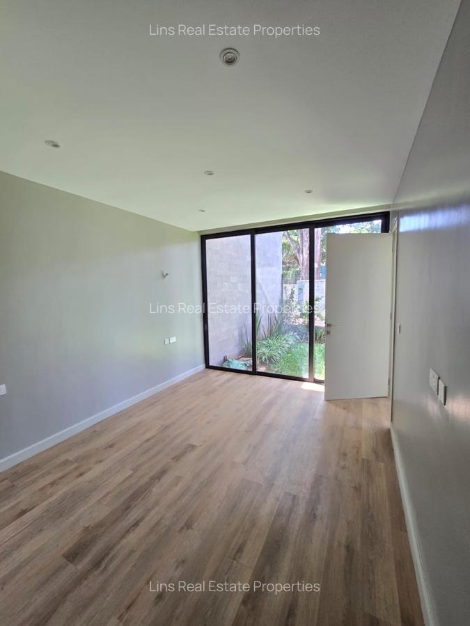 4 Bed Townhouse with En Suite in Runda - 9