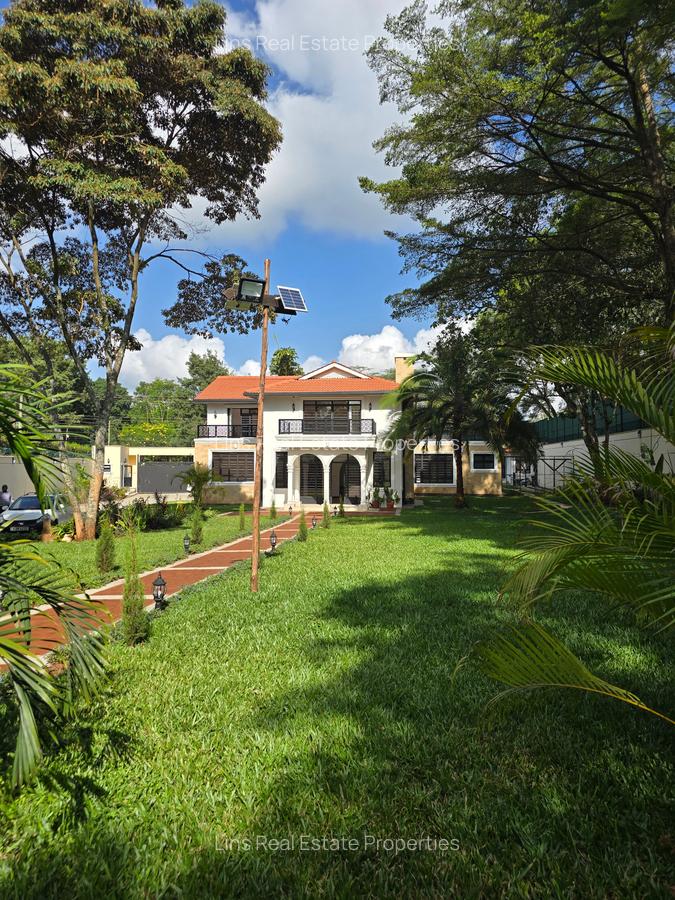 7 Bed House with En Suite in Runda - 1