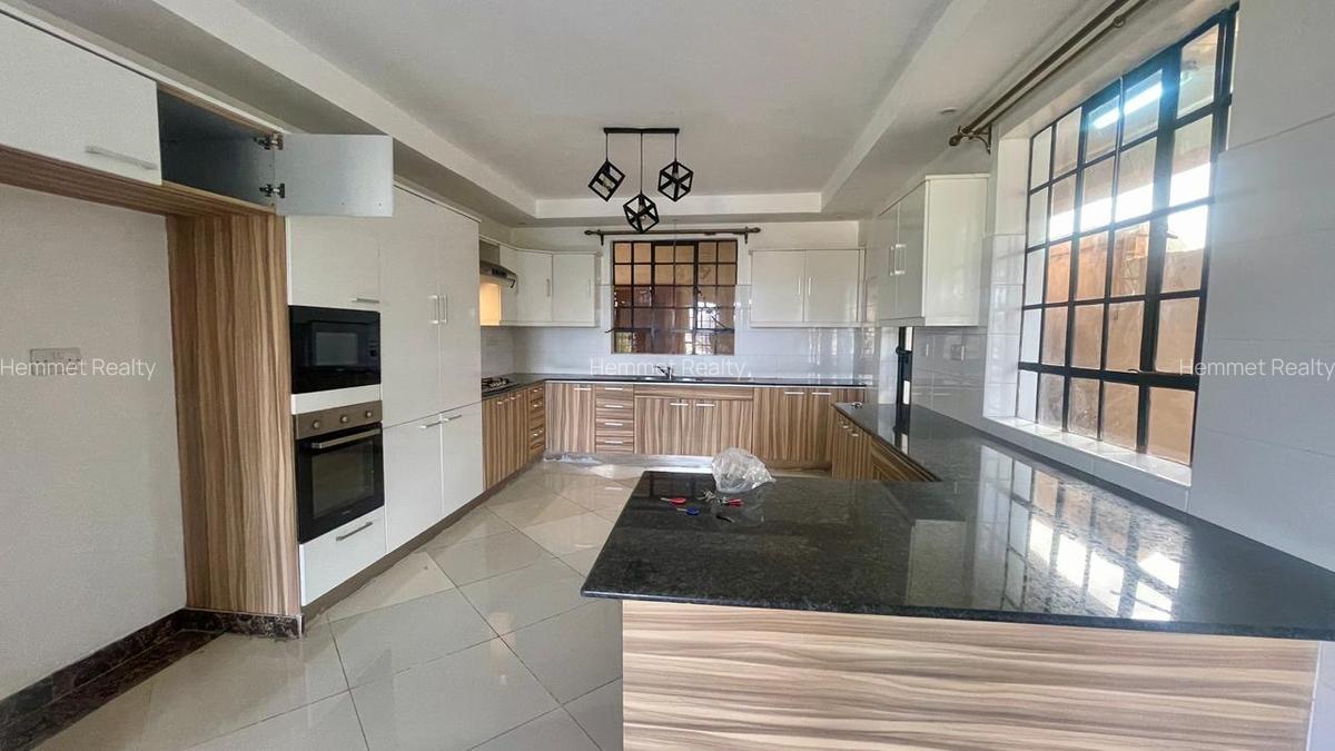 5 Bed Townhouse with En Suite in Kitisuru - 4
