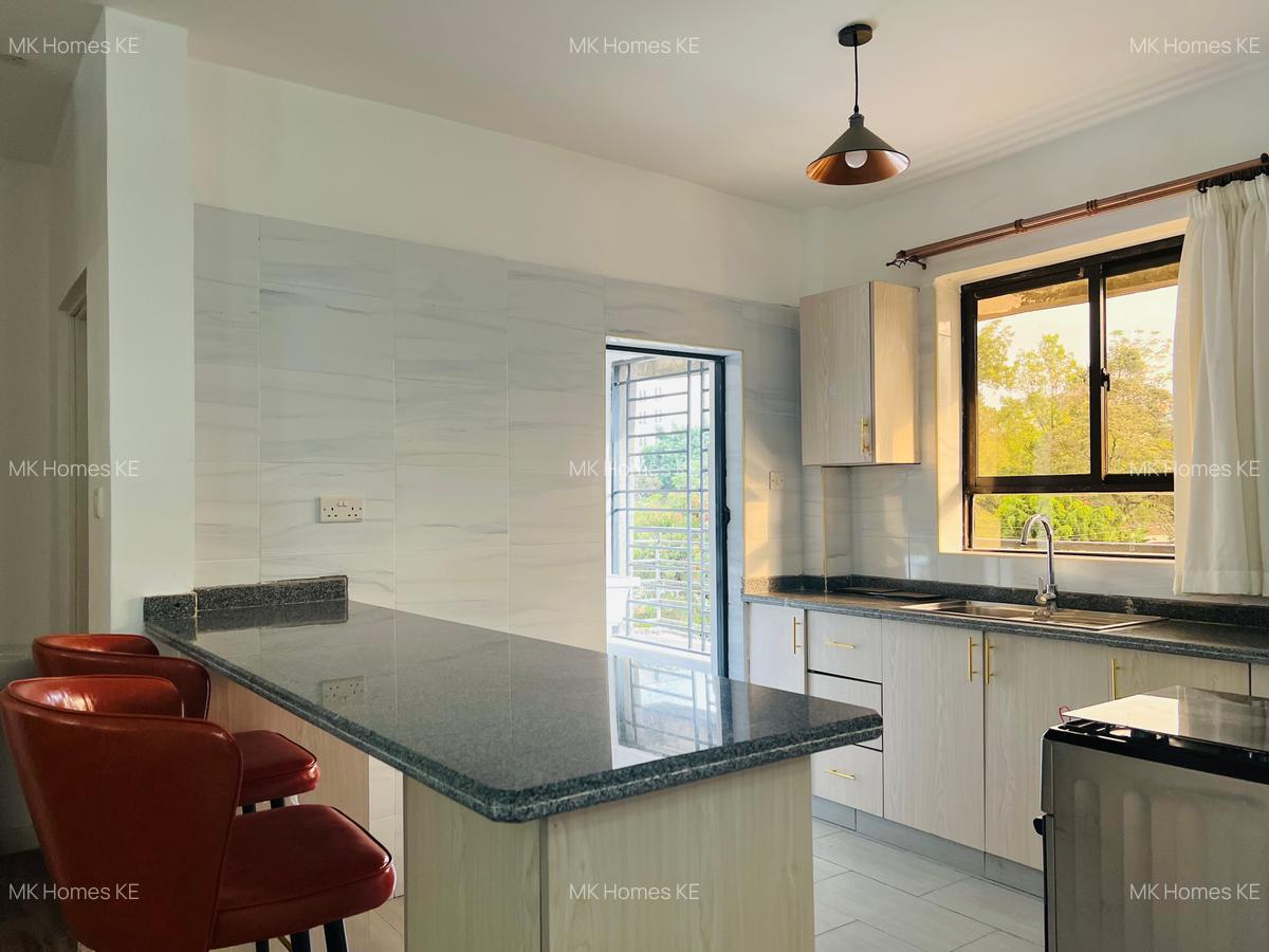 Studio Apartment with En Suite at Safari Park - 11