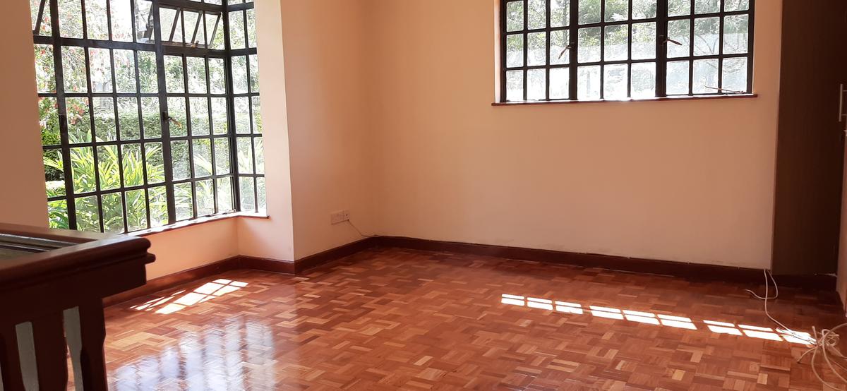 4 Bed Townhouse with En Suite in Rosslyn - 16