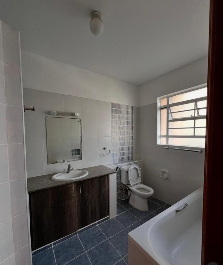 3 Bed Apartment with En Suite in Kilimani - 9