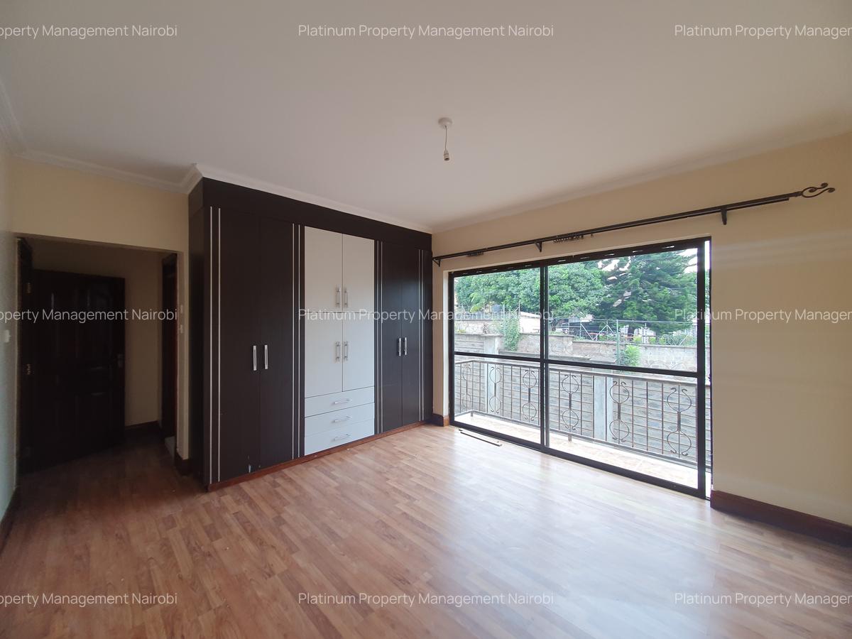 4 Bed House with En Suite at Grevillea Grove - 15