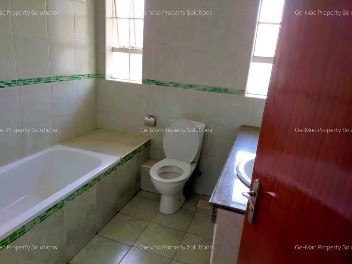 5 Bed House with En Suite in Rosslyn - 10