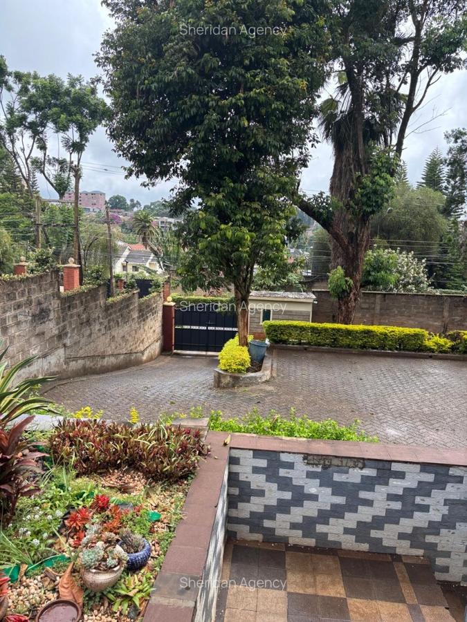 4 Bed Townhouse with En Suite at Mountain View Estate - 2