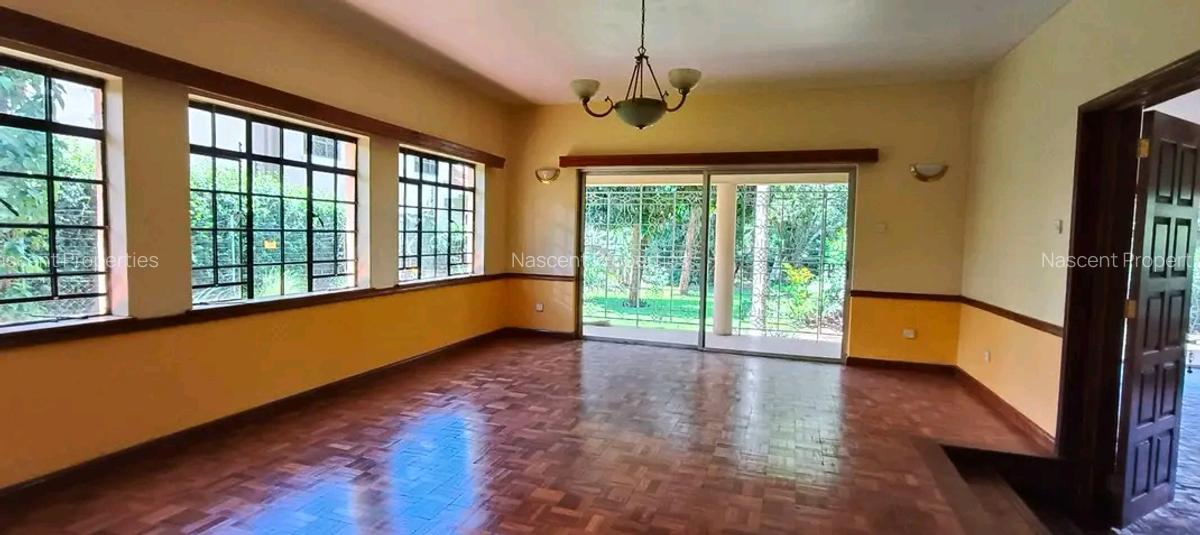 5 Bed House with En Suite in Runda - 3