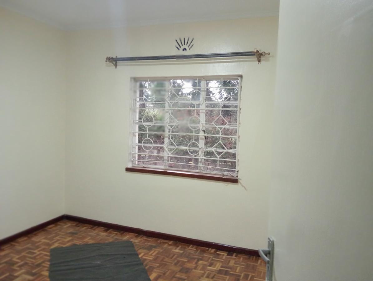 4 Bed House with En Suite at Bomas - 13