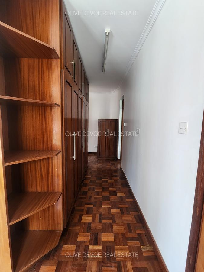 5 Bed Townhouse with En Suite in Kileleshwa - 19
