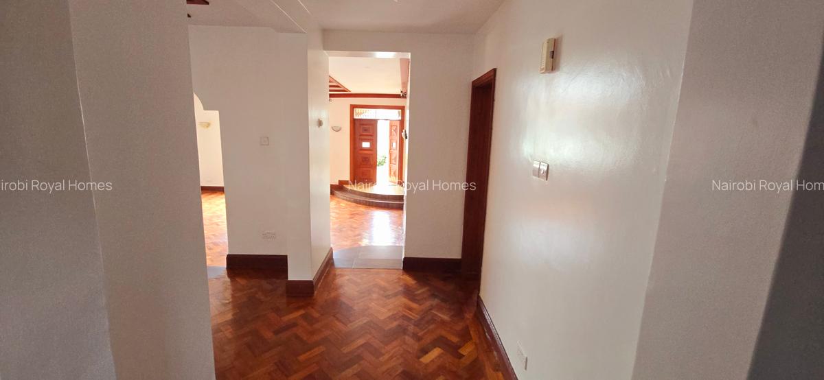 4 Bed Townhouse with En Suite at Lavington Closet - 10