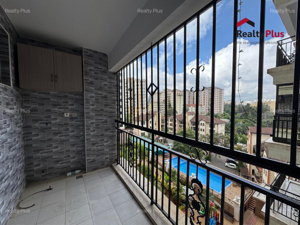 3 Bed Apartment with En Suite at Dennis Pritt Road - 6