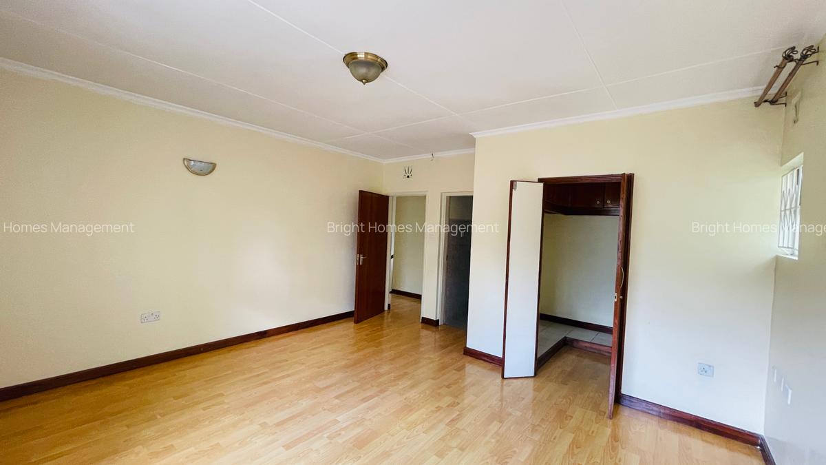 5 Bed Townhouse with En Suite in Lavington - 16