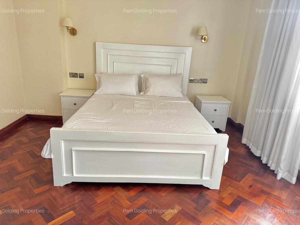 3 Bed Apartment with En Suite in Riverside - 9