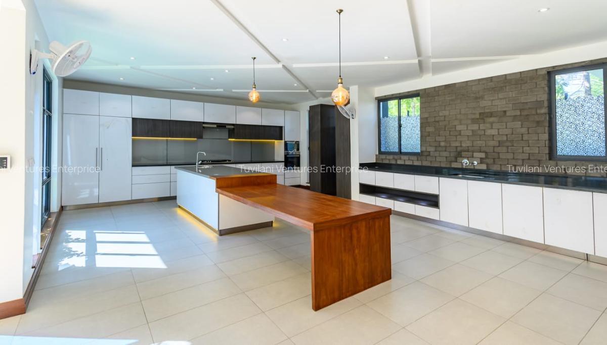 4 Bed Villa with En Suite at Nyali Mombasa - 14