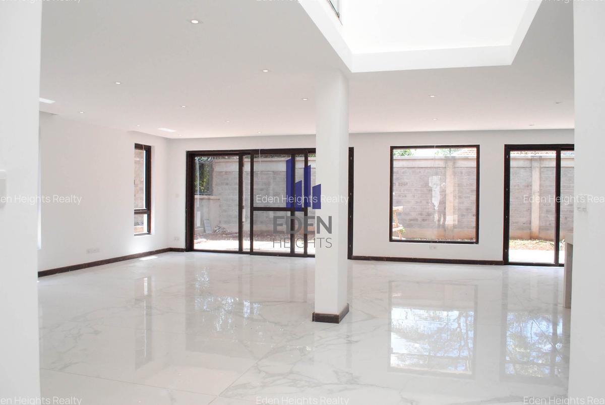 5 Bed Townhouse with En Suite in Spring Valley - 3