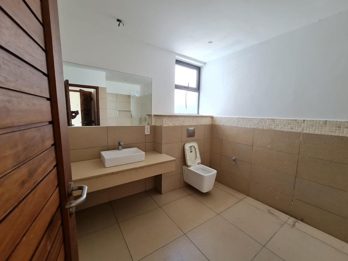 3 Bed Apartment with En Suite in Nyali Area - 12