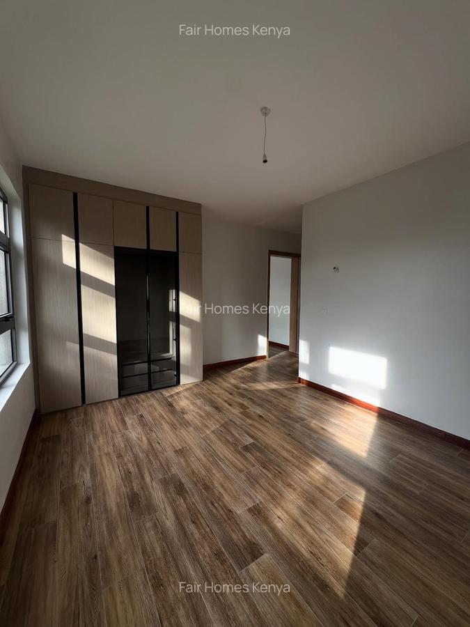 6 Bed Townhouse with En Suite at Lavington Green - 18