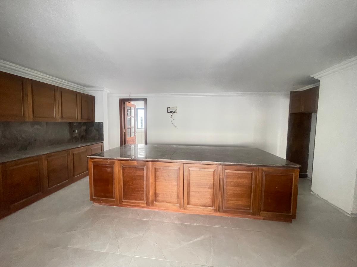 6 Bed Apartment with En Suite in Kileleshwa - 8