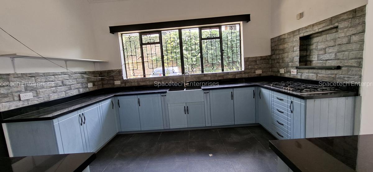 4 Bed Townhouse with En Suite in Lavington - 13