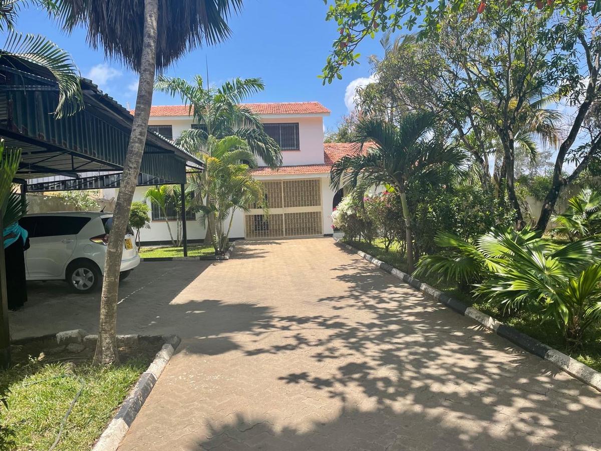 4 Bed House with En Suite in Nyali Area - 18
