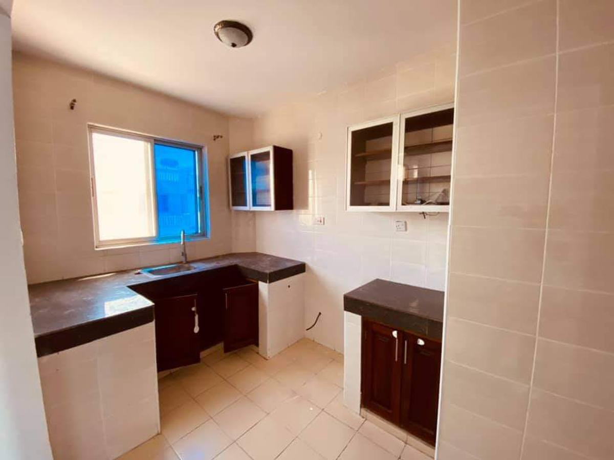 3 Bed Apartment with En Suite at Links Road - 2