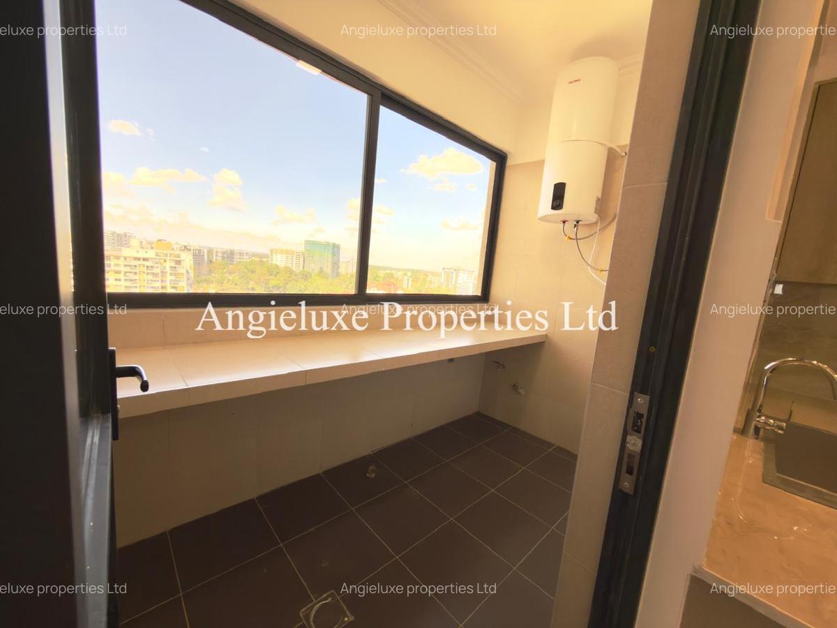 3 Bed Apartment with En Suite at Brookside Drive - 10