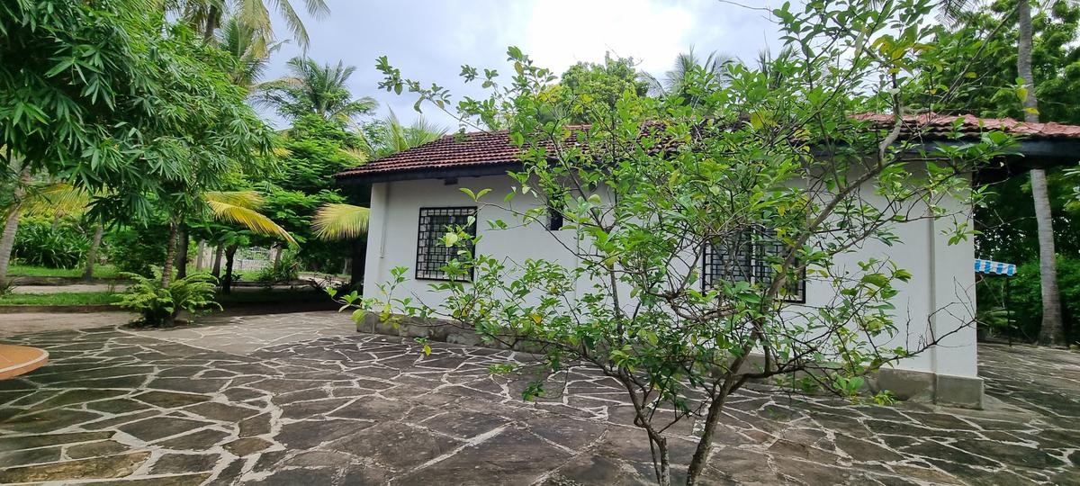 3 Bed House with En Suite at Kanamai - 18