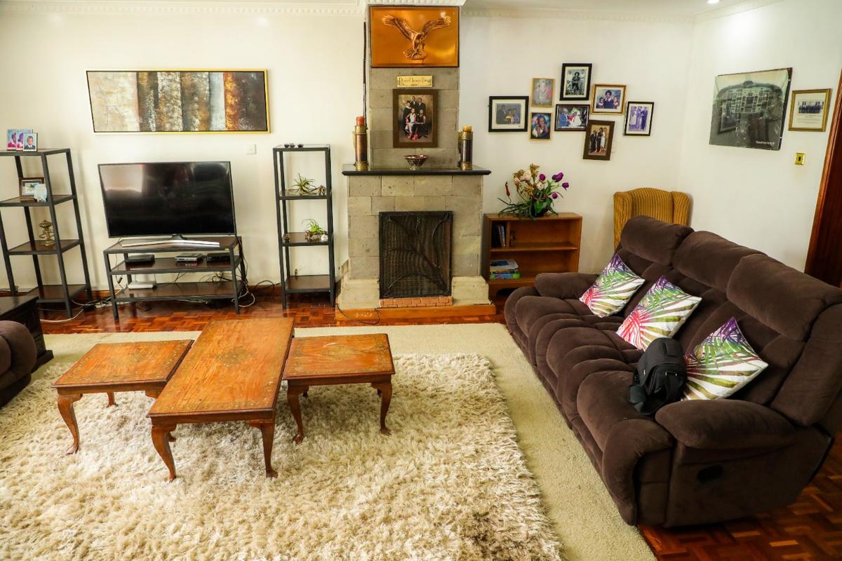 5 bed townhouse with en suite in lavington