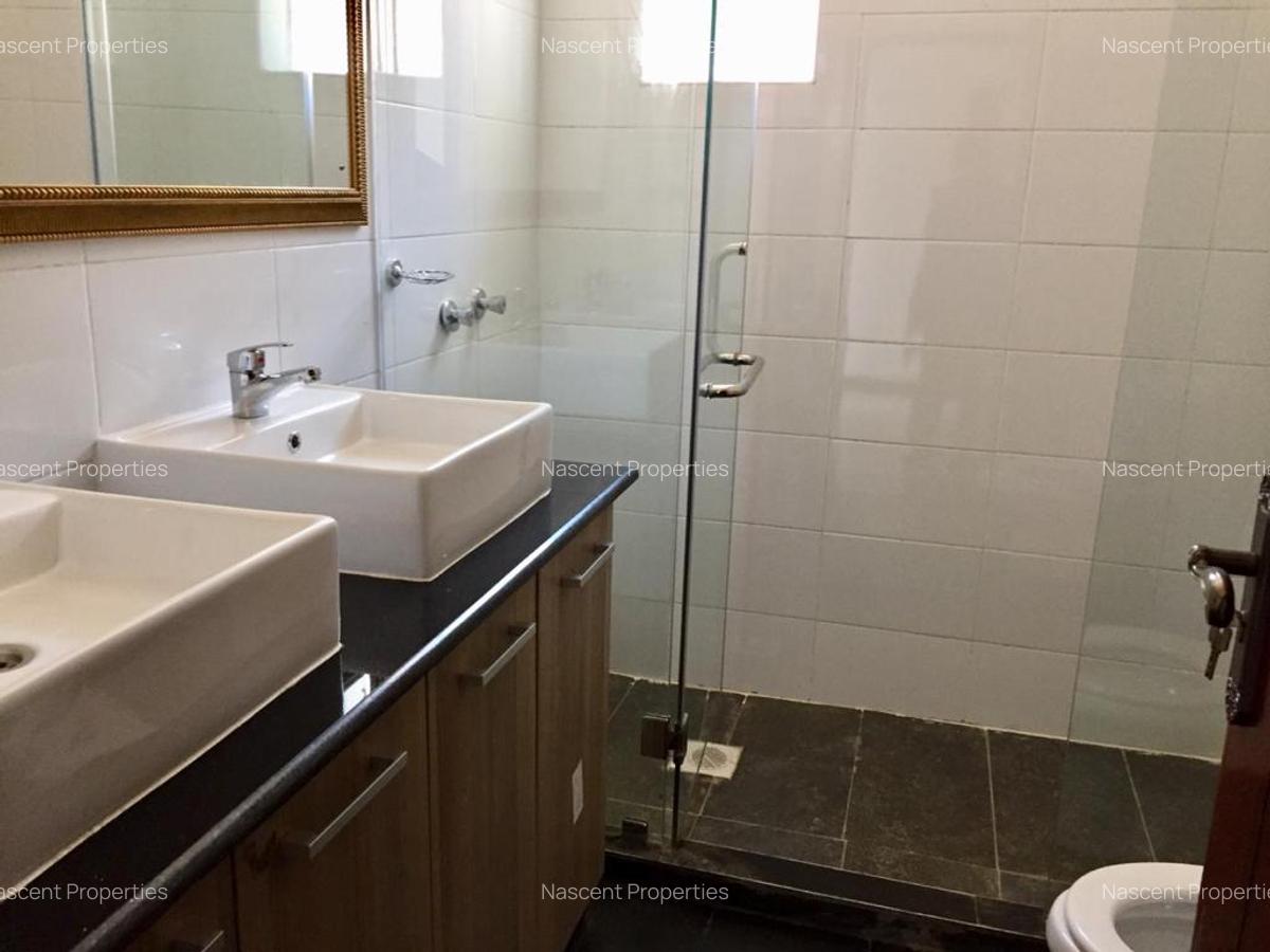 5 Bed Townhouse with En Suite in Kitisuru - 9