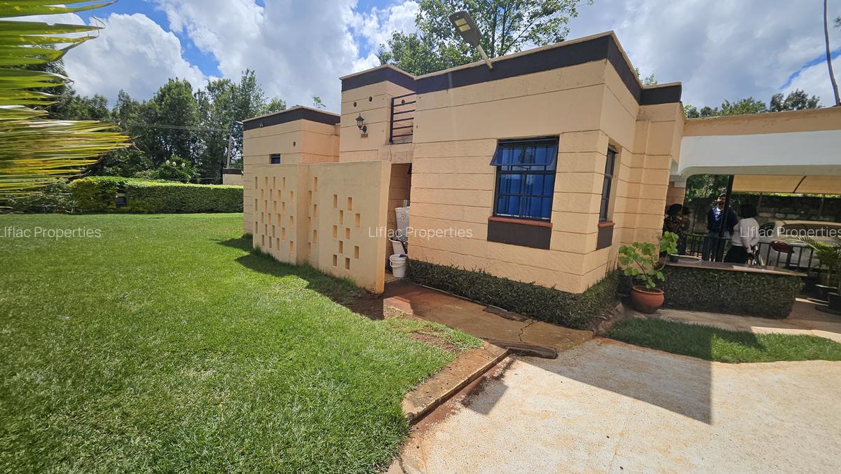 5 Bed House with En Suite in Runda - 2