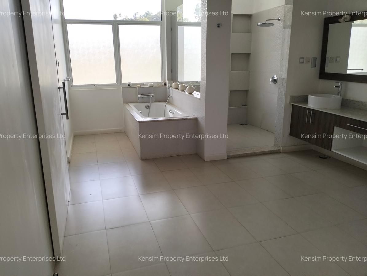 4 Bed Townhouse with En Suite in Spring Valley - 13