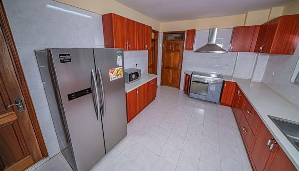 3 Bed Apartment with En Suite at Kilimani Estate - 8