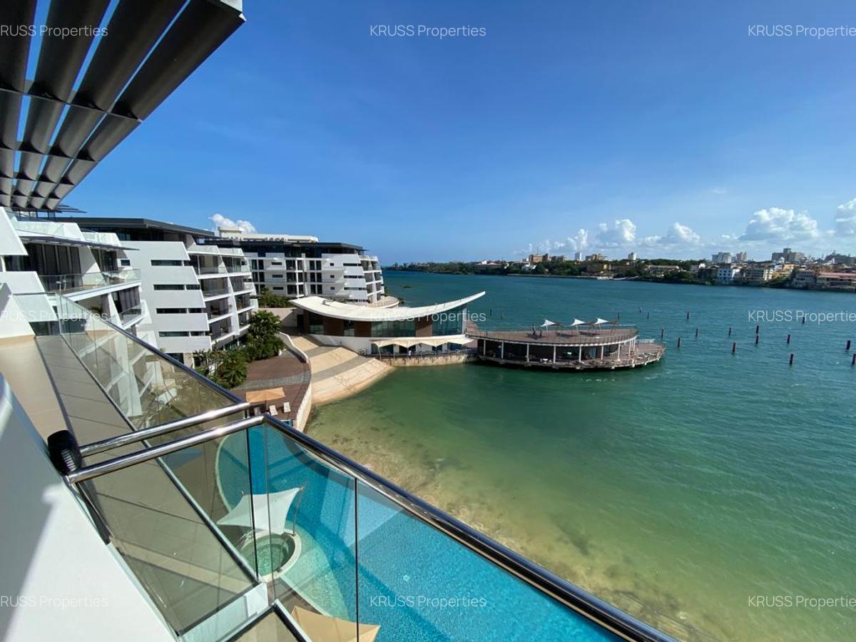 3 Bed Apartment with En Suite at As1930 - 1