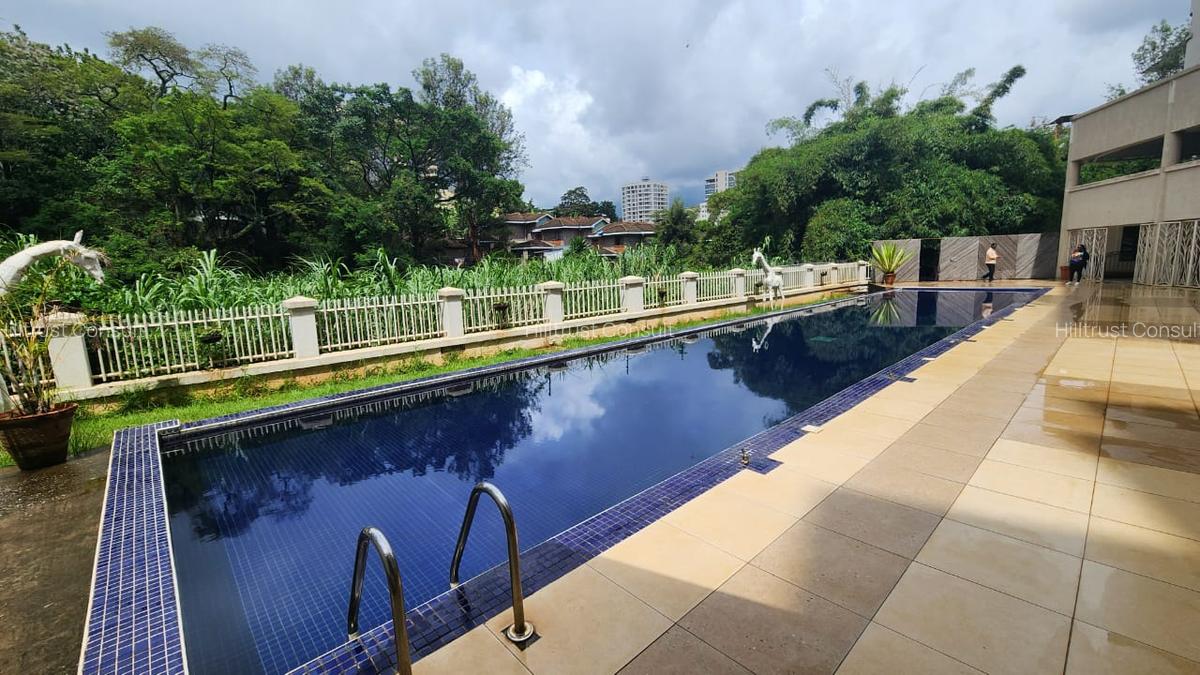 3 Bed Apartment with En Suite in Riverside - 9