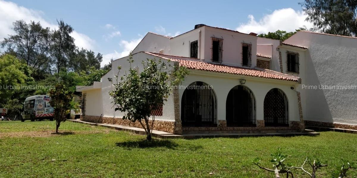 4 Bed House with En Suite in Nyali Area - 8